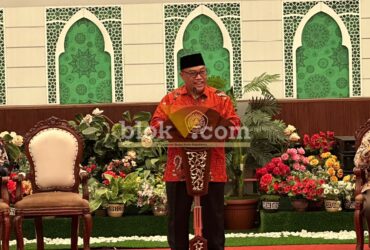 Rektor Unisma, Prof Junaidi saat menyampaikan sambutannya dalam kegiatan Halal Bihalal Keluarga Unisma. (blok-a.com / M Berril Labiq)