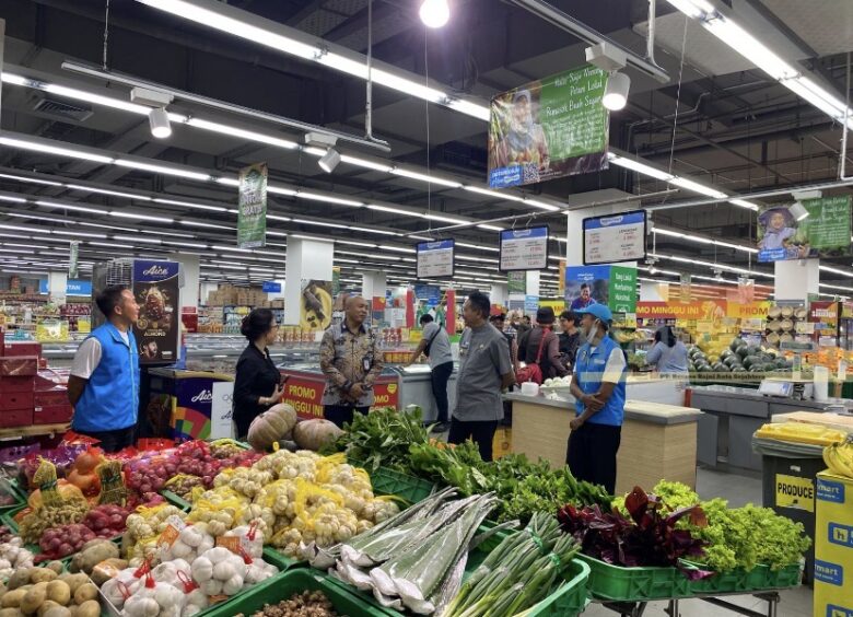 Wali Kota Malang Sidak Parsel Lebaran di Hypermart Matos, Cek Kedaluwarsa dan Harga