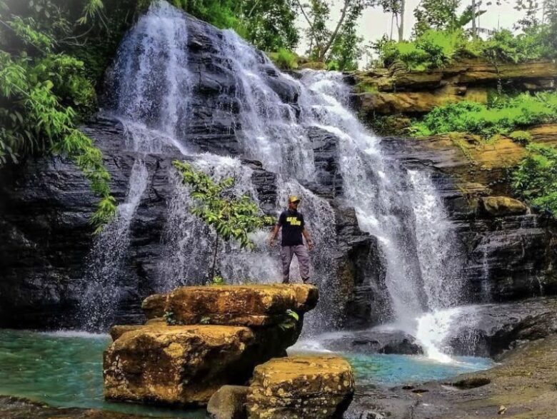 Kawasan Dampit kini semakin dikenal sebagai destinasi wisata alternatif di Kabupaten Malang. Berada di wilayah selatan, Dampit