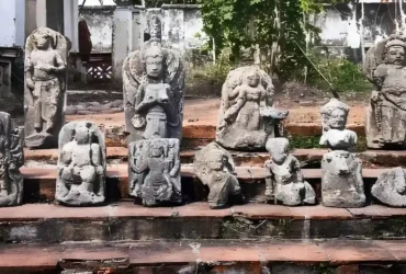 Patung Hindu yang diduga berasal dari peninggalan Kerajaan Tumapel yang berada di wilayah Kutaradja atau Kuto Bedah (Instagram: Amoghamawastu)