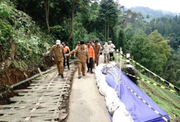 Longsor Gerus Jalan Menuju Desa Taji Jabung, Pemkab Malang Siapkan Perbaikan