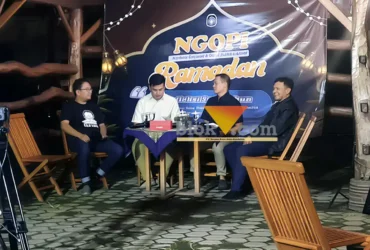 Diskusi terbuka Refleksi Satu Tahun Pemerintahan Kota Blitar di Area Museum PETA. (foto: Blok-a.com/Fajar)