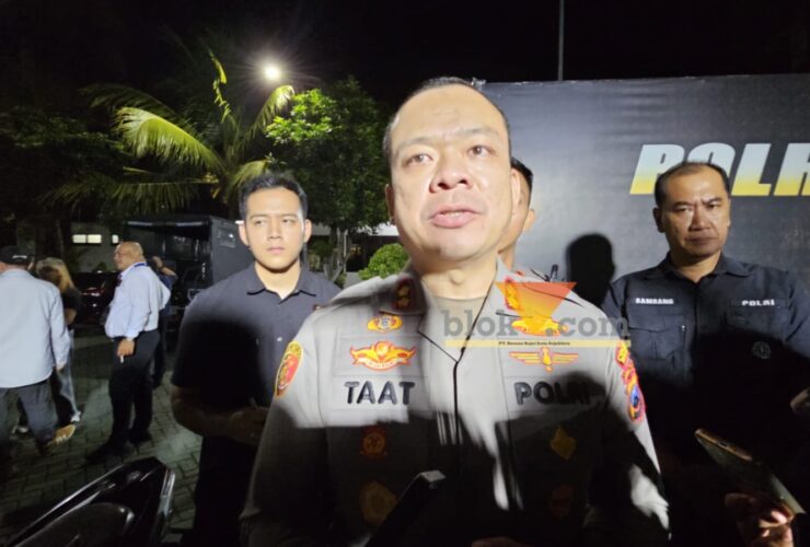 Kapolres Malang, AKBP Muhammad Taat Resdi saat diwawancarai awak media (blok-a.com / Yogga Ardiawan)