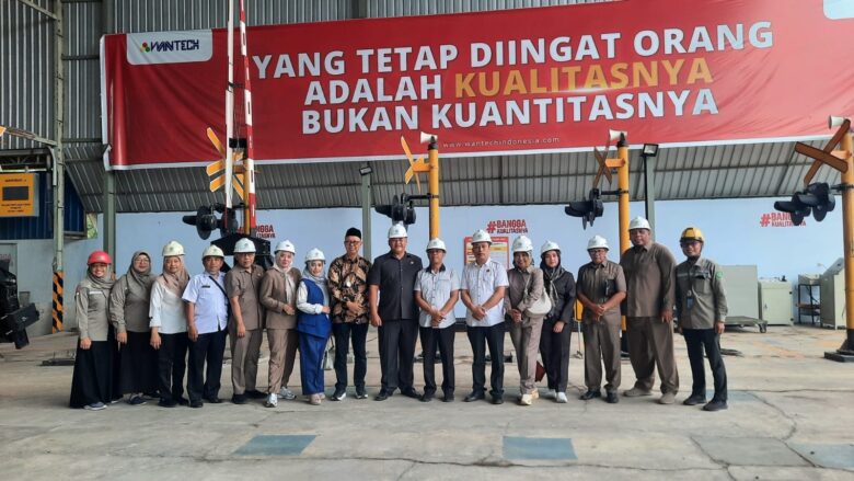 FOTO : Komisi IV DPRD Kabupaten Blitar melakukan kunjungan kerja dalam daerah ke PT Wantech Indonesia di Desa Butun Kecamatan Gandusari Kabuoatem Blitar. (blok-a.com/Fajar)