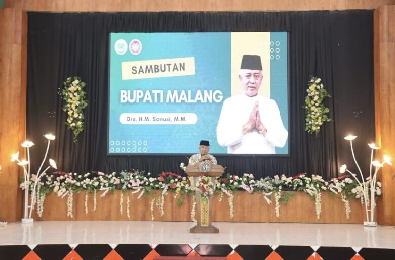 Bupati Malang, HM Sanusi saat menghadiri halalbihalal di PGRI Kabupaten Malang (pro)
