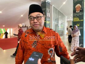 Prof. Junaidi, Rektor Unisma saat menjelaskan terkait krisis global. (blok-a.com / M Berril Labiq.