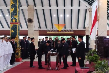 Bupati Malang, HM Sanusi saat melantik ratusan pejabat di lingkungan Pemerintah Kabupaten Malang (blok-a.com / Yogga Ardiawan)