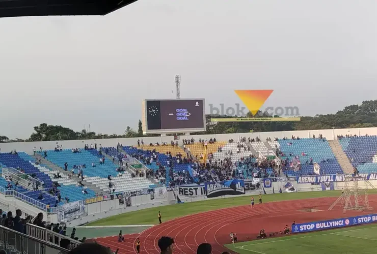 Arema FC unggul 2-0 atas tamunya Persis Solo dalam lanjutan Kompetisi BRI Super League 2025/2026 (foto: Blok-a.com / Yogga Ardiawan)