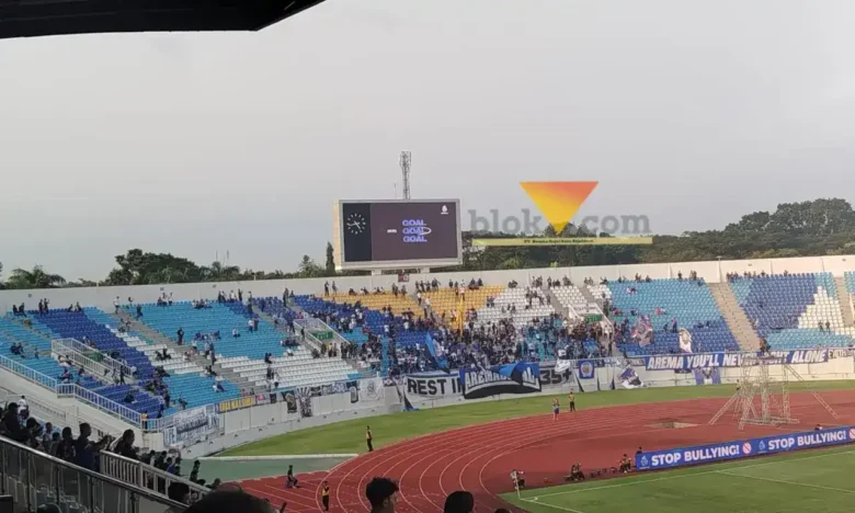 Arema FC unggul 2-0 atas tamunya Persis Solo dalam lanjutan Kompetisi BRI Super League 2025/2026 (foto: Blok-a.com / Yogga Ardiawan)