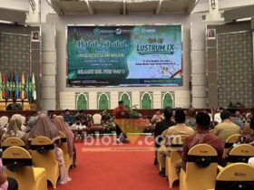 Prof Junaidi saat membuka acara Kick Off Lustrum IX Unisma di Gedung Bundar Unisma. (blok-a/ M Berril Labiq)