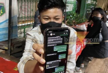 Rey suami pernikahan sejenis di Malang saat klarifikasi, Kamis (9/4/2026) (blok-a/Bob Bimantara Leander)