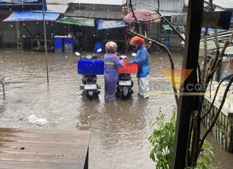 Ilustrasi banjir di Kota Malang (blok-a/Bob Bimantara Leander)