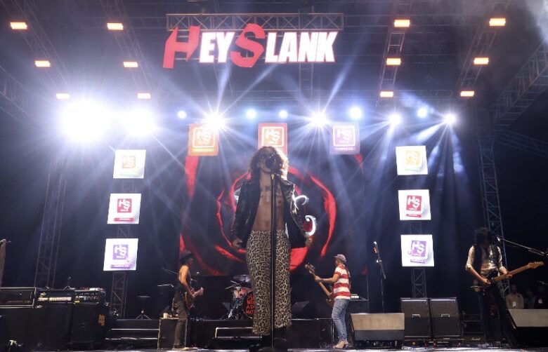 Konser HS Slank di Malang Pecah, 30 Ribu Penonton Padati Lapangan Rampal
