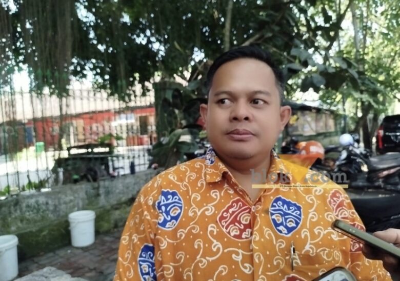Wakil Ketua DPRD Kota Malang, Trio Agus Purwono saat diwawancarai awak media (blok-a.com / Yogga Ardiawan)