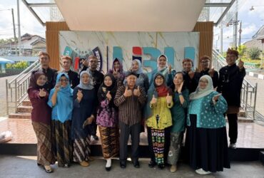 Kartini Tak Sekadar Kebaya, Rektor UIBU Ajak Perempuan Berdaya