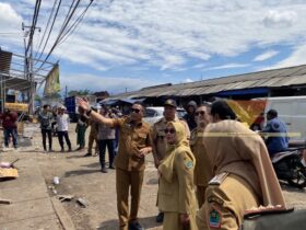 Bedak Pinggir Jalan Pasar Gadang Dibongkar, Proyek Pelebaran Jalan Segera Dimulai