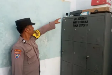 Polisi menunjukkan lokasi barang yang hilang di SMPN 1 Pakisaji (Polres Malang)