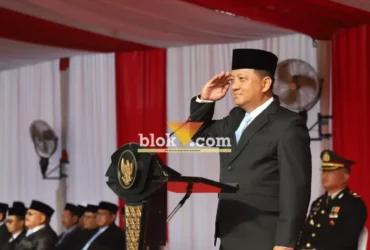 Sekda kabupaten Jombang Agus Purnomo pimpin upacara peringatan hari otonomi daerah ke-30 (foto: Blok-a.com/Syahrul Wijaya)