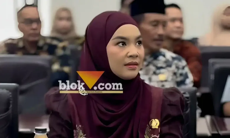 Wakil Ketua II DPRD Kabupaten Blitar, Hj. Ratna Dewi Nirwana bersama beberapa anggota mengukuti kegiatan Live Talk Show bertajuk Pencegahan Korupsi bagi Pimpinan Daerah Tahun 2026. (foto: Blok-a.com/Fajar)
