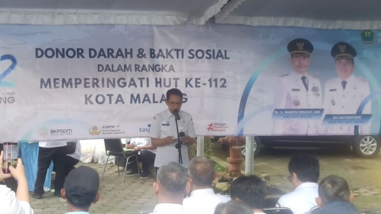 Plt Kepala BKPSDM Kota Malang, Hendro Martono saat memberikan sambutan di gelaran donor darah