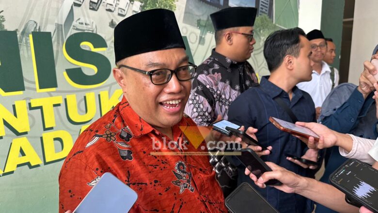 Rektor Unisma, Prof Junaidi saat menjelaskan kampus Unisma siap kukuhkan tiga guru besar dalam waktu dekat. (blok-a.com / M Berril Labiq)