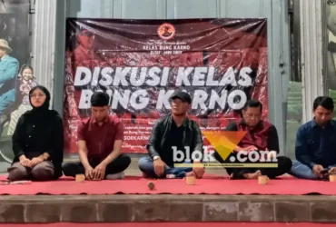 Direktur Revolutionary Law Firm, Mohammad Trijanto, SH., MM., MH. dalam forum bertajuk “Reaktualisasi Nilai Pancasila dalam Menjawab Tantangan Demokrasi” di Istana Gebang, Blitar. (blok-a.com/Fajar)