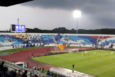 Pertandingan Arema FC saat melawan Malut United yang berjalan kondusiv jadi bukti Aremania telah berbenah (blok-a.com / Yogga Ardiawan)