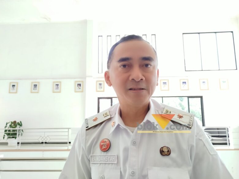 Kepala BKPSDM Kabupaten Malang, Nurman Ramdansyah saat diwawancarai awak media (blok-a.com / Yogga Ardiawan)