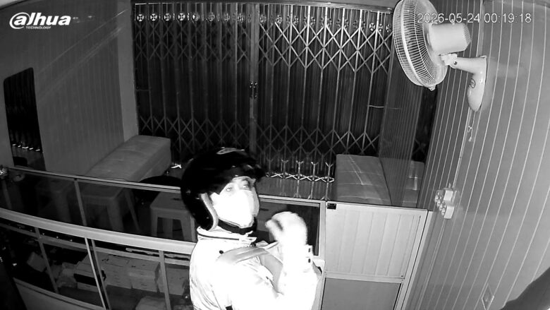 Tampang pencuri iPhone di Toko Spesialis iPhone di Kota Malang terekam CCTV (dok. Korban for blok-a)