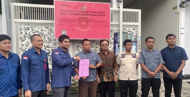 Kejagung Sita Rumah Istri Tersangka Korupsi CPO dengan Kerugian Rp 14 T di Kota Malang