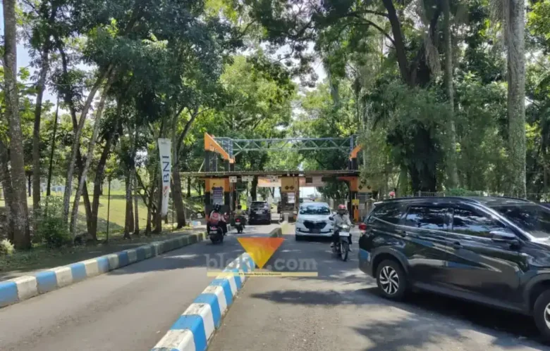 Pintu masuk kawasan Bendungan Lahor yang dikelola oleh PJT (blok-a.com Yogga Ardiawan)