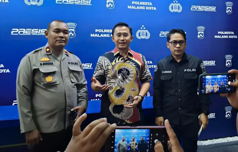 Kasatreskrim Polresta Malang Kota AKP Rahmad Aji Prabowo saat memberikan keterangan pada pers (foto: ist)