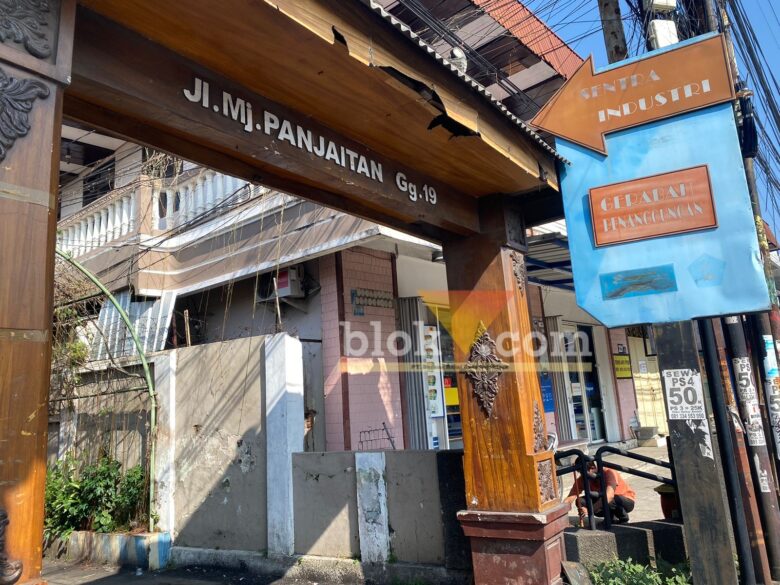 Kawasan Betek di Kota Malang menyimpan jejak sejarah yang berkaitan dengan rumpun bambu di tepian Sungai Brantas hingga dikenal sebagai sentra industri gerabah pada masanya. (blok-a.com/ Berril Labiq)