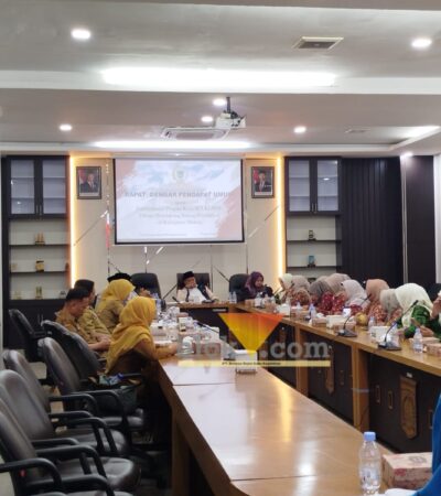 RDPU DPRD Kabupaten Malang bersama Guru Tk dan Paud di Kabupaten Malang bahas sulitnya perizinan dan insentif hingga status non ASN (blok-a.com / Yogga Ardiawan)