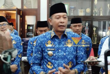 Wali Kota Malang, Wahyu Hidayat saat diwawancarai awak media (blok-a.com / Yogga Ardiawan)