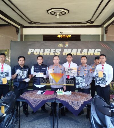 Rilis penetapan dua tersangka yang membawa sajam saat operasi penyekatan peresmian anggota perguruan silat (blok-a.com / Yogga Ardiawan)