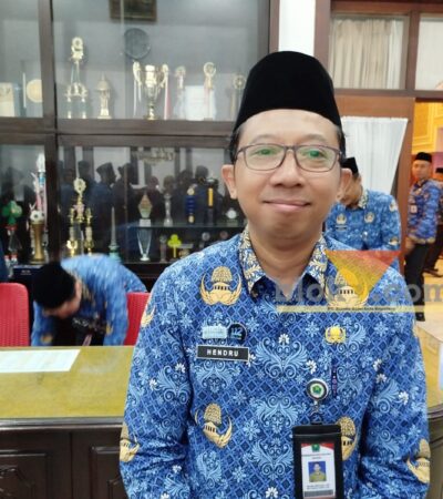 Plt Kepala BKPSDM Kota Malang, Hendru Martono saat diwawancarai awak media (blok-a.com / Yogga Ardiawan)