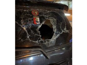 Klakson Sekali, Kaca Mobil Pecah Dilempar Batu di Jalan Kalimasodo Malang