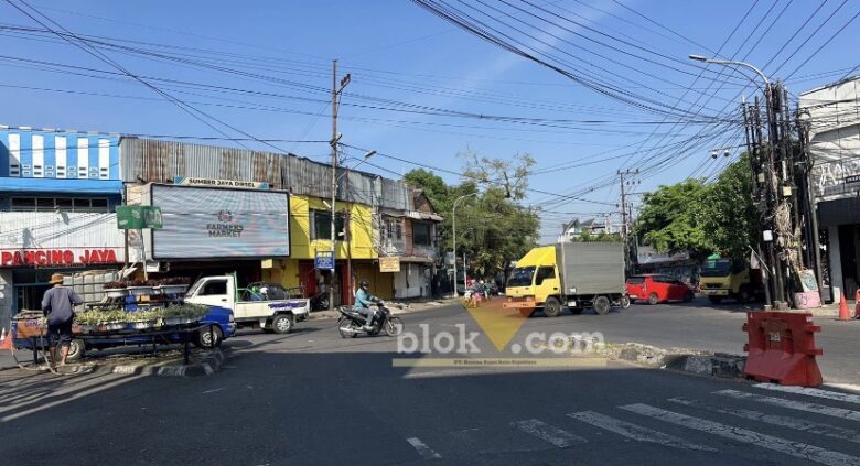 Perempatan Kasin di Kota Malang. Kawasan ini telah tercatat dalam peta kolonial sejak 1882 dan dikenal memiliki kaitan erat dengan perkembangan Islam serta perjuangan pasukan Hizbullah pada masa kemerdekaan. (blok-a.com/ M Berril Labiq)