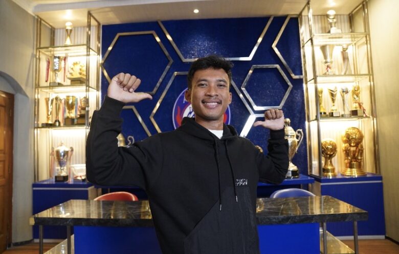 Roby Darwis, eks pemain Persib yang bisa bermain di beberapa posisi resmi gabung Arema FC (Arema FC)