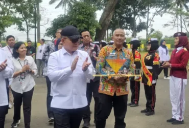 Kepala Staf Kepresidenan (KSP) Jenderal (Purn) Dudung Abdurachman saat mengunjungi Sekolah Rakyat yang berada di Tlogowaru (foto: Blok-a.com / Yogga Ardiawan)
