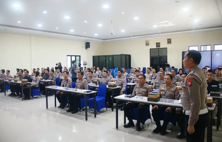 Latihan Pra Operasi (Latpraops) guna mematangkan kesiapan dan menyamakan pola tindak di lapangan (foto: dok. Polres Malang)