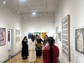 Pameran perdana bertajuk Mukadimah di ArtMeru Gallery menghadirkan karya dari 22 seniman lintas generasi asal Malang dan Jawa Timur (foto: Blok-a.com / M Berril Labiq)