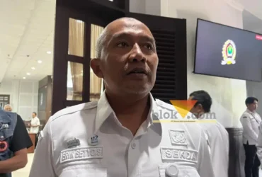 Sekretaris Daerah Kota Malang, Erik Setyo Santoso saat diwawancarai awak media (foto: Blok-a.com / Yogga Ardiawan)