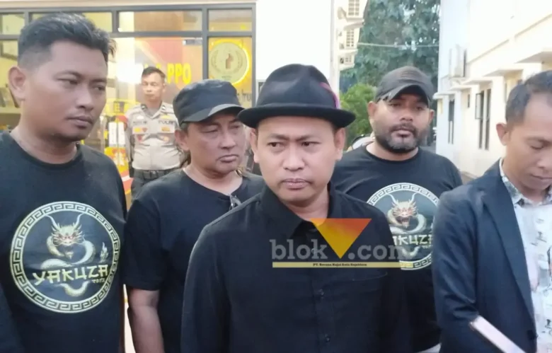 Tim Hukum Yakuza Maneges, Muhammad Zaki, seusai mendampingi korban melaporkan dugaan pelecehan di Kabupaten Malang (blok-a.com / Yogga Ardiawan)