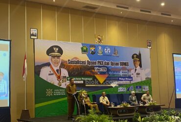 Wali Kota Malang, Wahyu Hidayat saat mensosialisasikan opsen PKB dan BBNKB di Hotel Ijen Suites (blok-a.com / Bob Bimantara Leander)