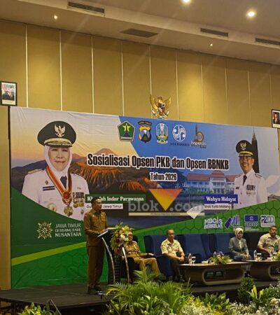 Wali Kota Malang, Wahyu Hidayat saat mensosialisasikan opsen PKB dan BBNKB di Hotel Ijen Suites (blok-a.com / Bob Bimantara Leander)