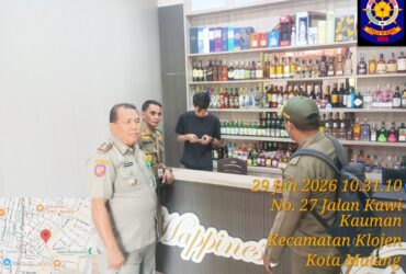 Sidak Toko Minol di Kota Malang, Satpol PP Temukan Dua Duga