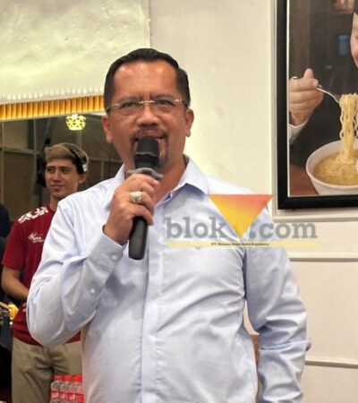 Belasan Warung Sudah Bongkar Mandiri, DLH Segera Libatkan Satpol PP Tertibkan PKL di Lahan RTH Buring (blok-a.com / Yogga Ardiawan)