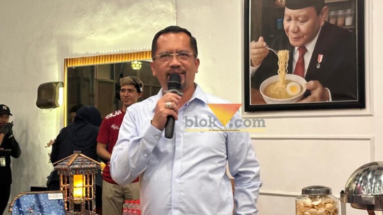 Belasan Warung Sudah Bongkar Mandiri, DLH Segera Libatkan Satpol PP Tertibkan PKL di Lahan RTH Buring (blok-a.com / Yogga Ardiawan)